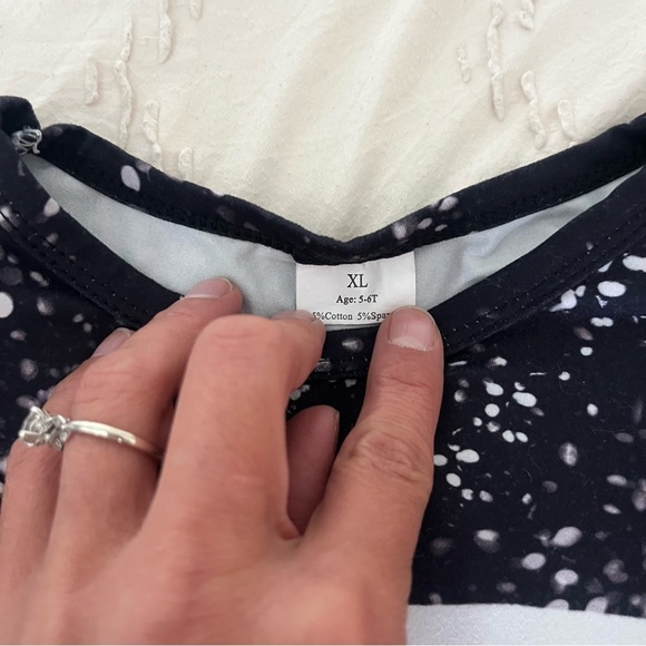 Boutique XL 5/6T Rock & Roll Rolling Stones Bell Bottom Outfit - Picture 3 of 4